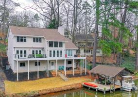 498 Lakeshore Drive