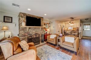 2 Mountain View Court
