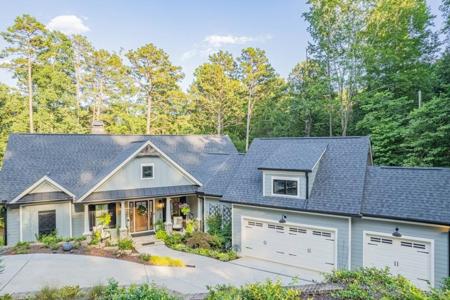 66 Lake Edge Way