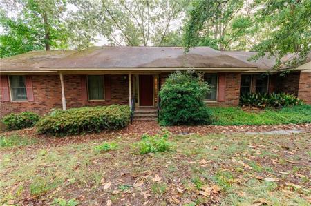 120 Stephanie Lane North NE