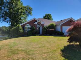60 Lakeside Court