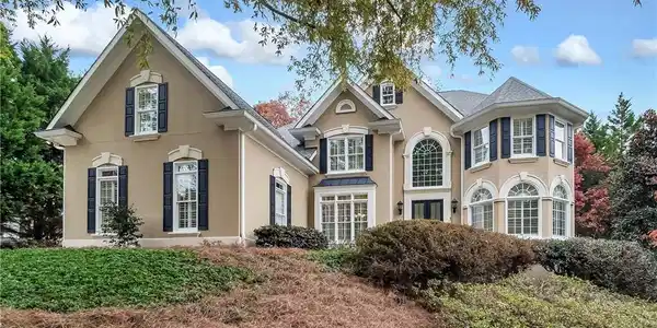 600 Newport Shore