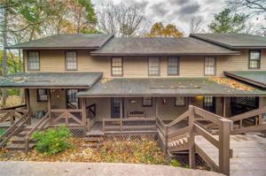 2 Mountain View Court