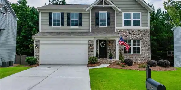 330 MOUNTAIN LAUREL Walk