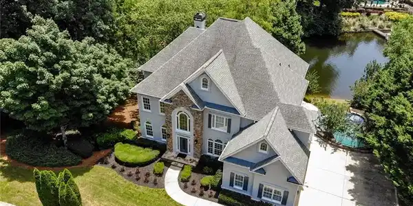 2120 Lake Shore Landing