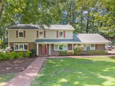 670 NW Harbor Cove