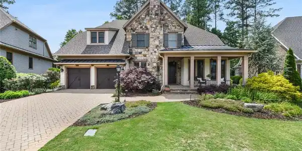 207 Hunley Court