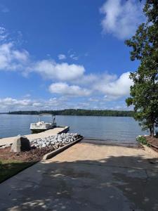 1080 Clearwater Drive