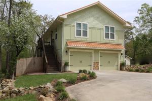 230 Lakeshore Circle SE