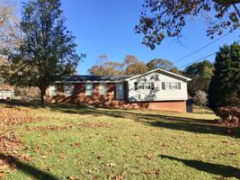 835 CIRCLE Court