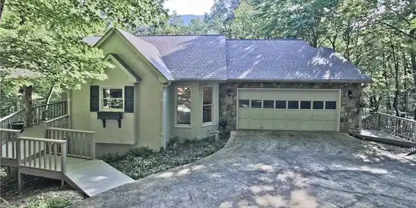 198 Mulligan Way