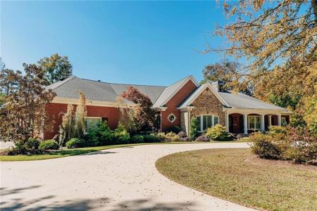 135 Lake Ridge Drive