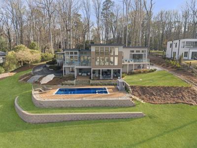 2746 Emerald Drive