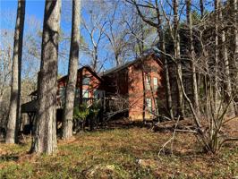 812 Victoria Place
