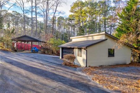 809 Willow Oak Circle