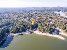 197 Lakeshore Circle