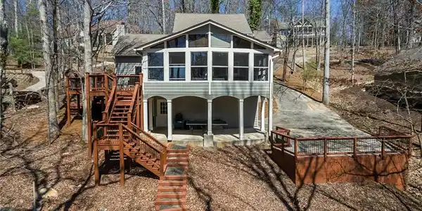 165 Lake View Trace