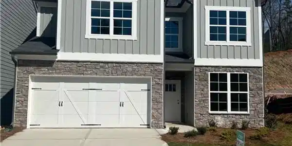 408 Lakeside Court