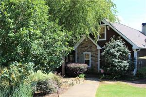 246 Lakeside Drive