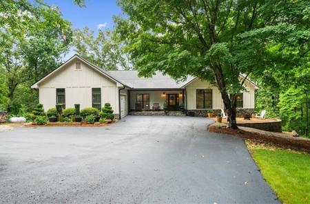 9040 Walnut Cove Court
