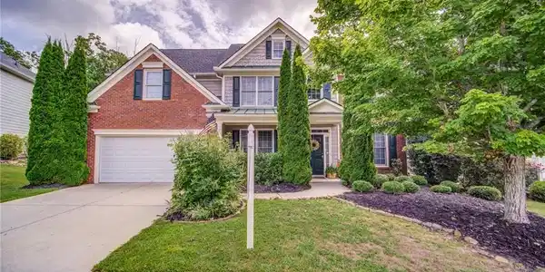 106 Greenbrier Way