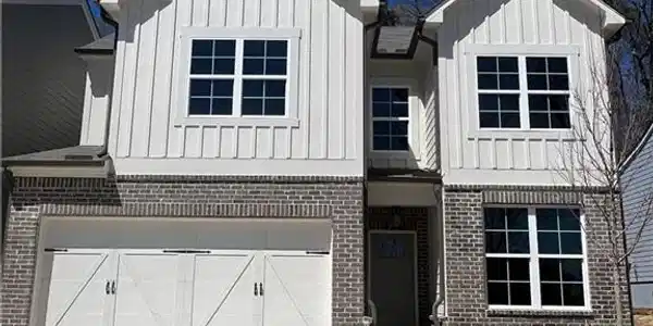 368 Lakeside Court