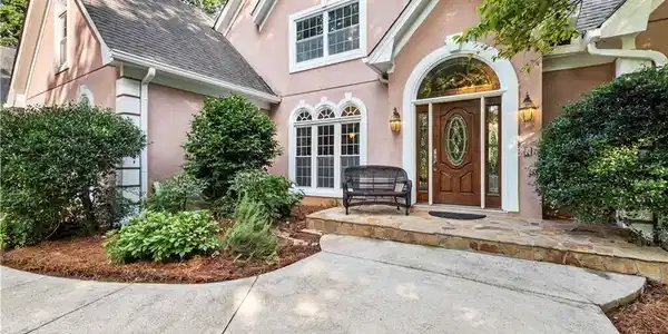 3915 Schooner Ridge