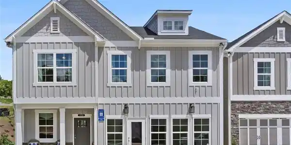 209 Lakeside Place