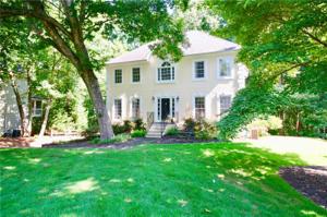 5802 Fairwood Circle NW