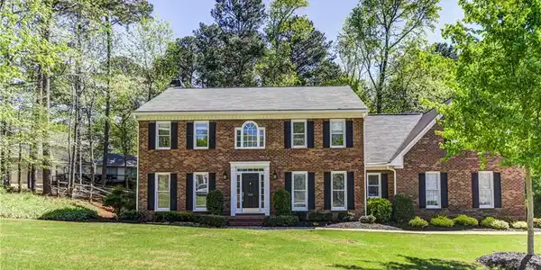 910 White Oak Pass