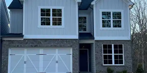 421 Lakeside Court