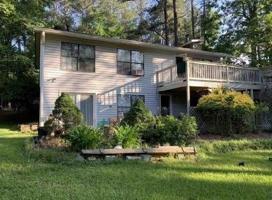 900 Pine Circle