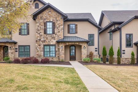 17 Cottage Lane Unit 102