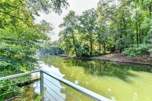 642 Lakeshore Drive
