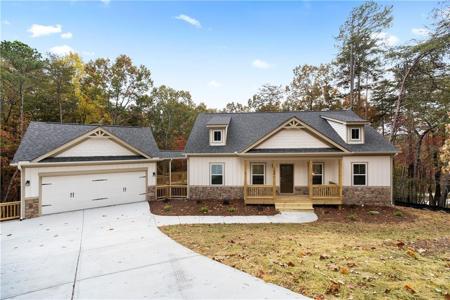 106 Dogwood Court