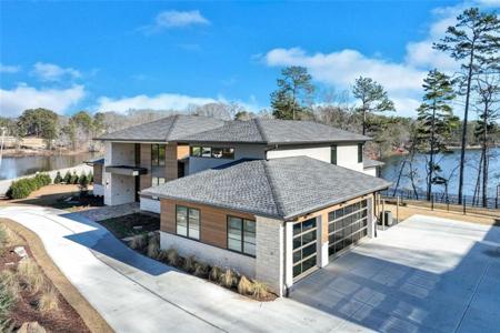 799 East Lake Drive