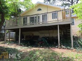 201 Lakeshore Dr