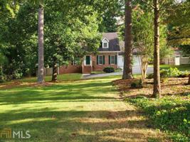 2445 Quentin Dr