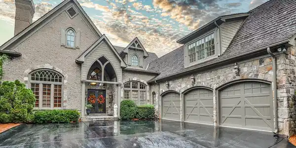 260 Ardsley Lane