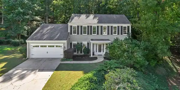 6700 Maid Marion Close