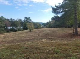 992 Edgewater Trail