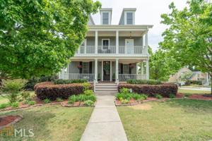 100 Laurel St