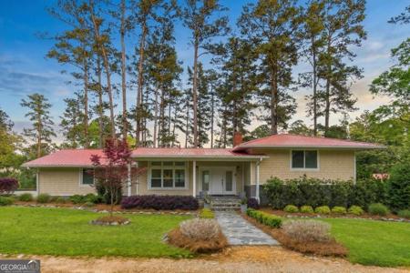 135 E Lakeview Drive NE, Milledgeville GA 31061