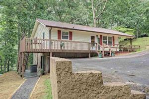 1105 Sky Hawk Road