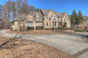 8267 Greenview Dr