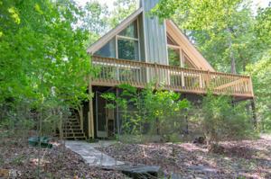 586 Greenleaf Dr