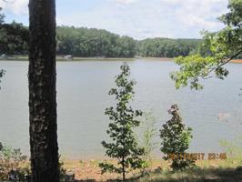 212 Lakeside Trl