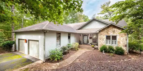 351 Fox Den Cir