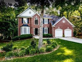 3985 Fox Glen Dr