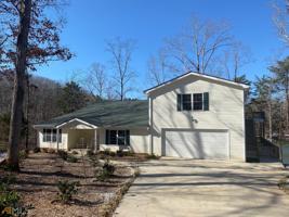 82 Cherokee Plaza